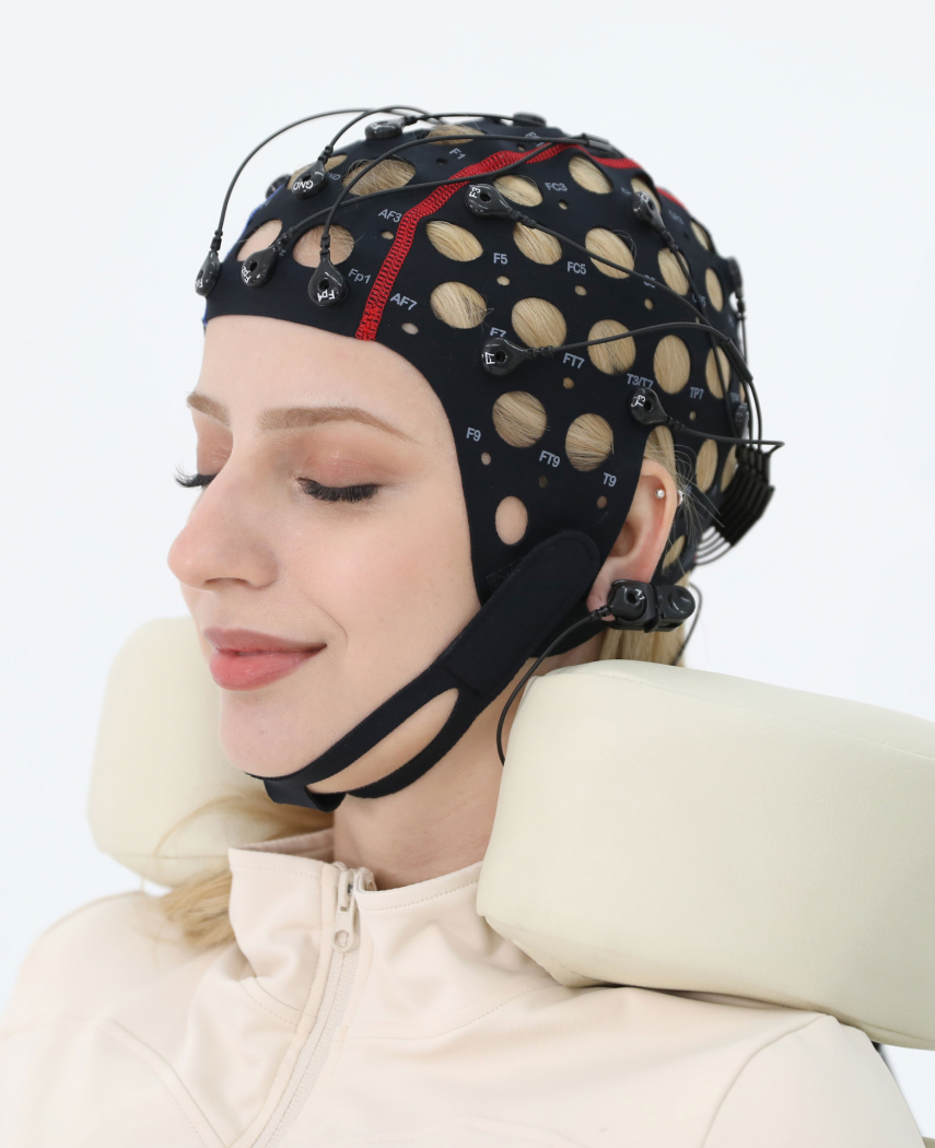 QEEG 기기 착용 모습